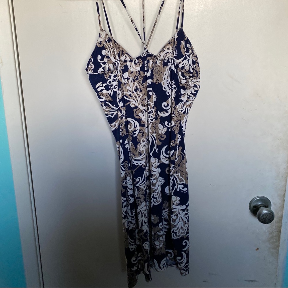 Dress - Picture 3 of 3